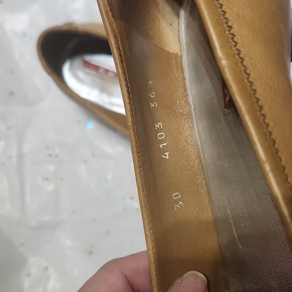 [36.5] PRADA Vitello Sport Pumps, Tan - Picture 5 of 8